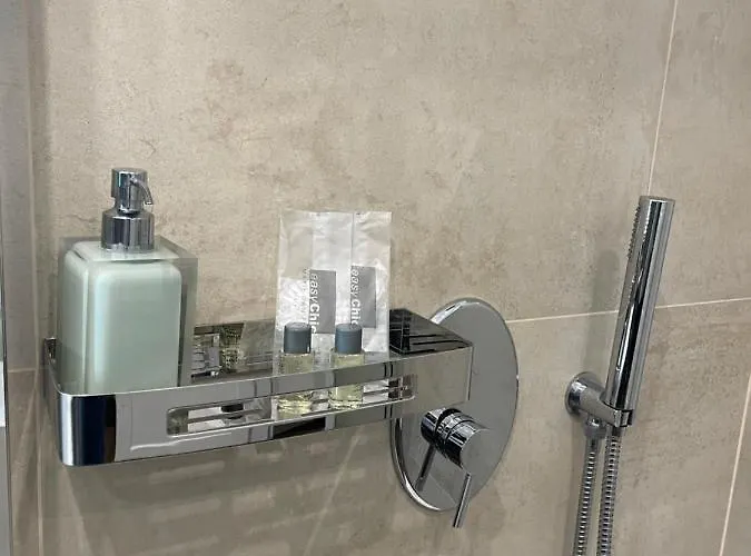 La Bed & Breakfast 4*